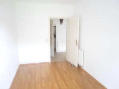 Lichtdurchflutete 2-Zimmer Wohnung mit Garten