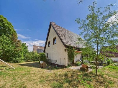 **Idyllisches Einfamilienhaus mit guter Raumaufteilung, schöner Gartenfläche, Garage uvm. - ruhige L