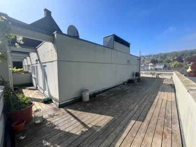 SEHR HELLE 2-Zimmer-Penthouse-Wohnung mit großer Dachterrasse in Wuppertal