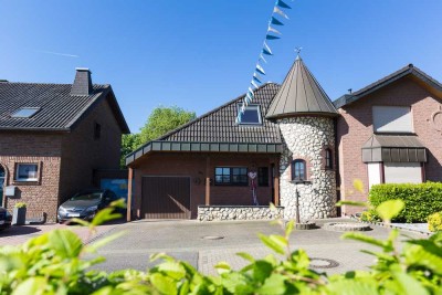 Außergewöhnliche Doppelhaushälfte mit Glockenturm und gehobener Ausstattung