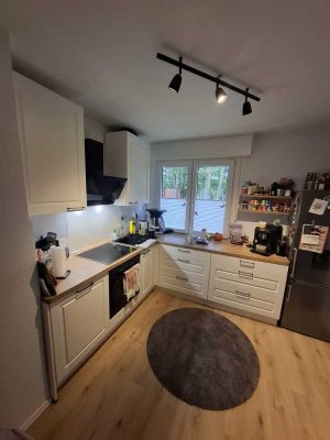 Schöne neuwertige 2 Zimmer Wohnung in bester Lage in Wanheimer Ort
