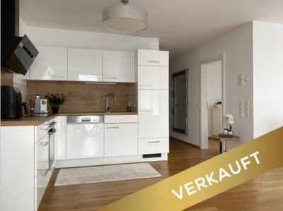 Äußerst gepflegte 3 Zimmer Wohnung mit stilvollem Flair/Balkon &amp; 1 TG-Stellplatz