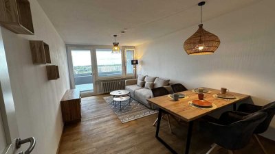 Möblierte 2 Zi. Wohnung mit gehobener Innenausstattung mit Balkon und neuer EBK