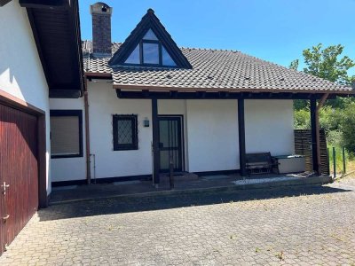 Einfamilienhaus mit Doppelgarage