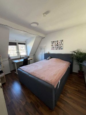 Vermietete 3 Zimmer Dachgeschosswohnung im Essener Südviertel