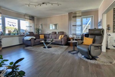 Großzügige und moderne Wohnung mit Wintergarten, Dachterrasse und Ausbaureserve
