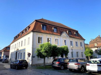 Ruhige Wohnung in historischem Ambiente - 3 Zimmer, 86 m² im Herzen von Ellingen