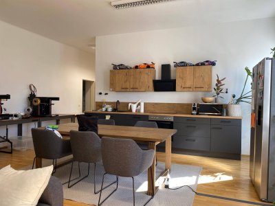 Großzügiges 2-Raum Büro direkt neben der JKU und dem Science Park! Topsaniert!