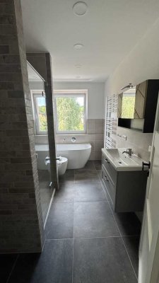 Geschmackvolle, sanierte 3-Zimmer-Wohnung mit gehobener Innenausstattung in Hummelshain