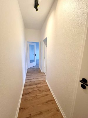 Helle Singlewohnung 2 Zimmer KDB, Einbauküche. Zentral wohnen in ruhiger Alleestraße
