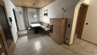 Naturnahe 3,5-Zimmer-Wohnung mit West-Balkon, Einbauküche, Keller und TG-Stellplatz