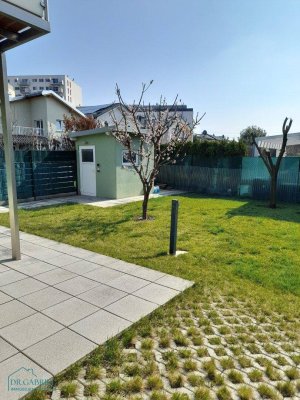MODERNES EINFAMILIENHAUS MIT GARTEN