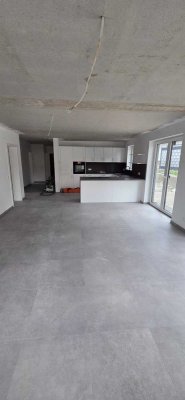 Erstbezug ab 01.11.2025 – Exklusive 5-Zimmer-Wohnung mit ca. 135 m² in Westhofen