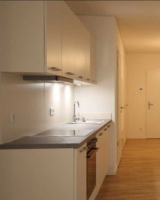 Exklusive 4-Raum-Wohnung mit gehobener Innenausstattung mit Balkon und EBK in Gräfelfing