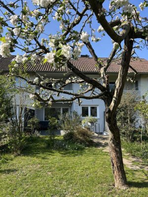 Freundliches Reihenhaus mit gehobener Innenausstattung und Sonnengarten in Bonn Bad Godesberg