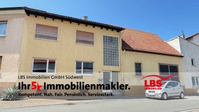 Sanierungsbedürftiges Einfamilienhaus mit ausbaufähiger Scheune inkl. Hof und Garten - Östringen!
