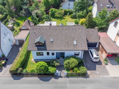 Charmantes 1-2 Familienhaus mit viel Platz und großem Garten in Bestlage von Zirndorf - Weiherhof