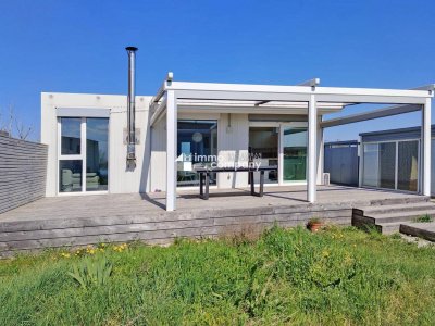 Kleiner Bungalow / modernes Wohnen am Wasser mit Terrasse &amp; Klimaanlage