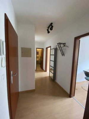 Geschmackvolle, modernisierte 2-Raum-Wohnung mit Balkon in zentrumsnähe