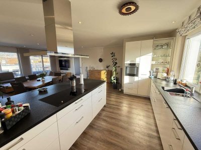 Courtagefrei! 4-Zimmer-Fastneubau in Top-Lage am Niendorfer Markt