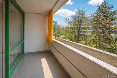 Mai bezugsfrei: 1-Zi.App. mit Balkon im 4. OG in Laim