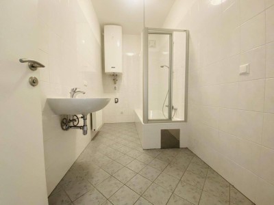 Sonnige 4-Zimmer Wohnung + Südbalkon..beste Wohnlage!