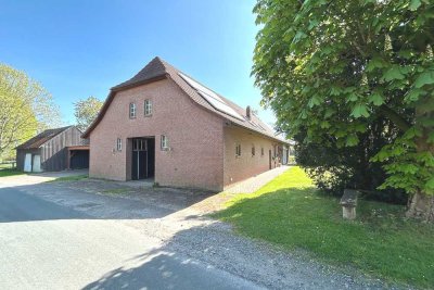 Volksbank Immobilien: Komplettpaket für Pferdefreunde: Wohnhaus, Wirtschaftsteil, Boxen & Weide