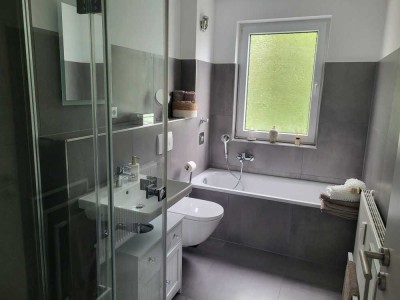 *NEUES BAD* Gepflegte Wohnung mit zwei Zimmern und Balkon in Velbert