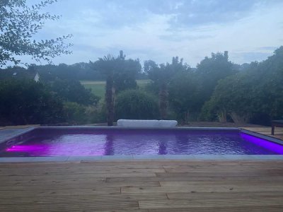 Minimalistisch und dennwoch warm- Freistehendes Familienparadies mit Spa, Pool & Weitblick