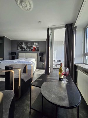 21. Stock, Südbalkon & Hafenblick – möblierte 1-Zimmer-Wohnung, provisionsfrei