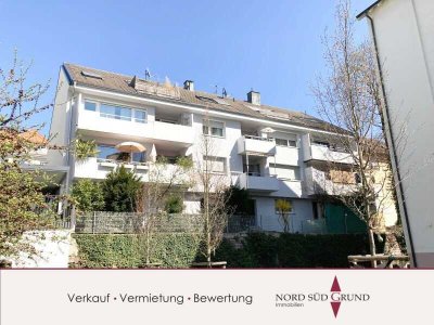 Single-Wohnung: 2 Zimmer mit Balkon und neuwertiger Einbauküche. Nähe Festspielhaus.