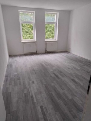 Frisch renovierte 2-Zimmer-Wohnung in Bahnhofsnähe