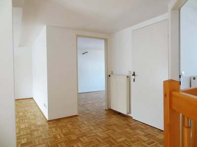 Gemütliche, geräumige und sonnige Maisonette-Mietwohnung mit guter Raumaufteilung ...!