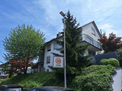 Gepflegtes Zwei-/Dreifamilienhaus in beliebter Halbhöhenlage in Bruchsal!