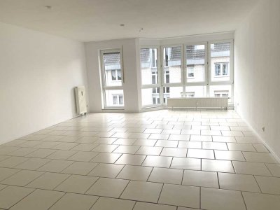 ++ Schöne 3-Zimmer-Wohnung mit Balkon und Stellplatz ++