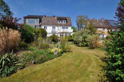 Einfamilienhaus / Doppelhaushälfte mit Gartenparadies in bester Lage von Konstanz-Königsbau