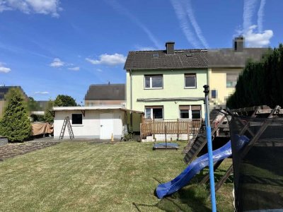 Ruhig, naturverbunden, familienfreundlich:  Doppelhaushälfte mit großem Garten in Moers-Vennikel