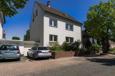 Ein- bis Zweifamilien-Stadthaus mit Renovierungsbedarf * gefragte und ruhige Citylage * ca. 168 m² W