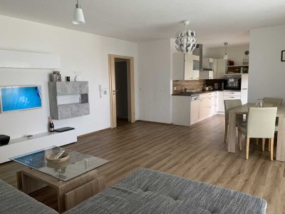 Geschmackvolle 2-Raum-Wohnung mit gehobener Innenausstattung mit EBK in Lengdorf