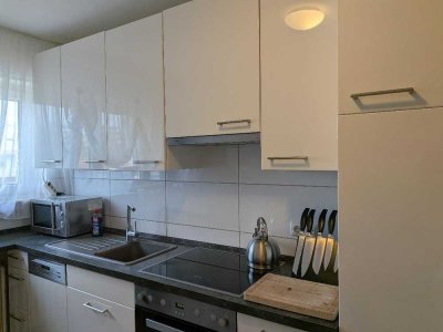 Helle 4-Zimmer Wohnung im 3. OG mit Balkon in Frankfurt-Nied-  Möbliert