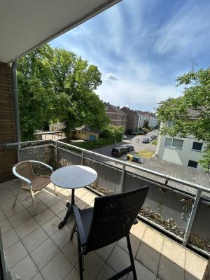 V27 - Charmante 2-Zimmer-Wohnung mit Balkon in Düsseldorf