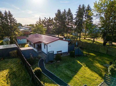 Doppelbungalow in Wochenend- und Ferienhaussiedlung und Wasserlage!
