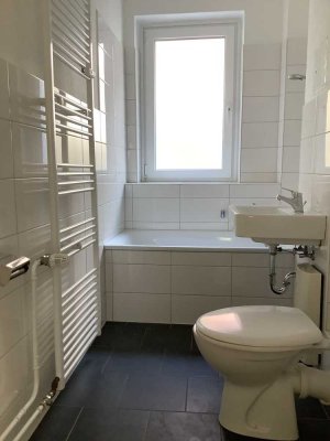 Komm in die City: 2 renovierte Zimmer mit großer Wohnküche