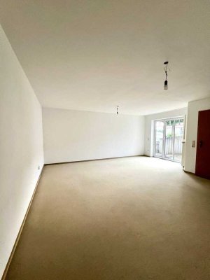 Freundliche und gepflegte 2-Raum-Erdgeschosswohnung mit Einbauküche in Thannhausen