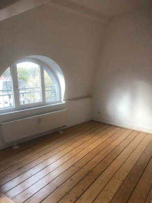 Ansprechende 3-Zimmer-Wohnung in Recklinghausen, Altbau mit Dielenboden, Bad mit Fenster