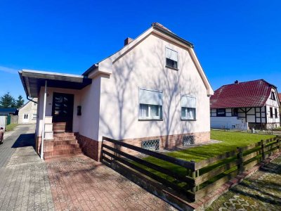 **Gebäudekomplex** Einfamilienhaus mit 5-Zimmern und drei Werkstattgebäuden auf 1.530 m² Grundstück