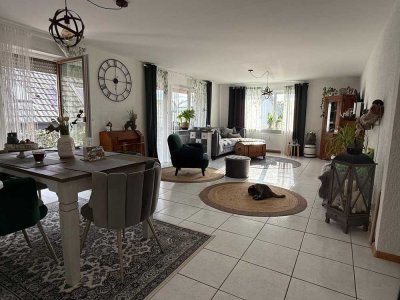 Sanierte Wohnung im 1. OG mit Flair