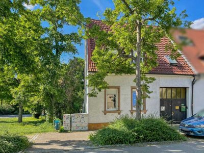 Für Handwerker und Individualisten: DHH  mit Garten und Stellplatz in zentraler Lage in Hockenheim