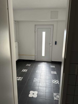 Stilvolle 4-Zimmer-EG-Wohnung (Büro-/ Praxisräume) in Windach (ab sofort)