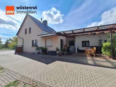 Perfekt für Familien! Einfamilienhaus mit Einliegerwohnung einem großen Garten, Pool & Doppelcarport